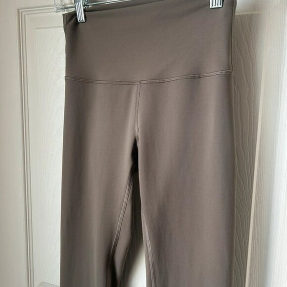 Lululemon Wunder Train High-Rise Tight 25'' Leggings - Size 4 - Picture 2 of 5